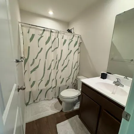 Bright & Airy 2Br Townhouse Villa